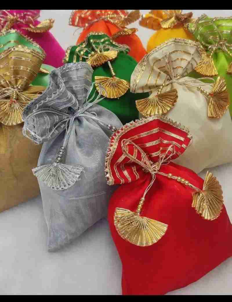 Stylish Affordable Gift Items & Fashion Gift Collection in Junagadh