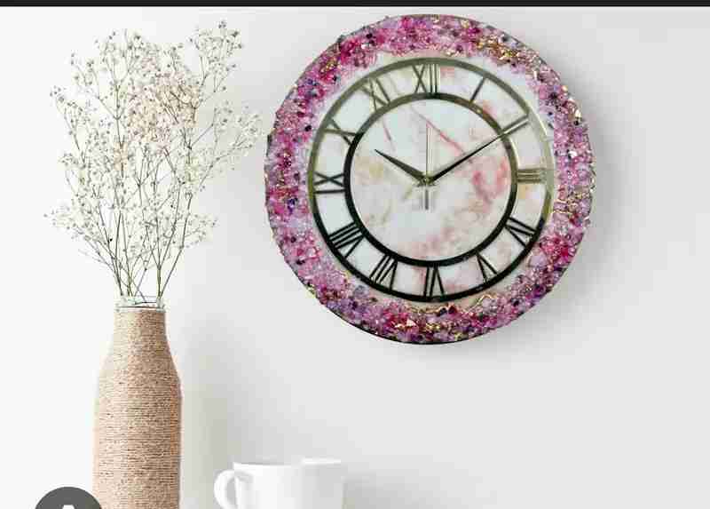 Customised Glitter Resin Handmade Wall Clock, Premium Decor in Ahmedabad
