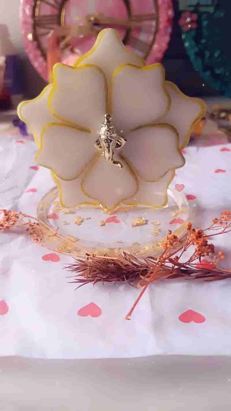 Resin handmade ganesha stand in Ahmedabad