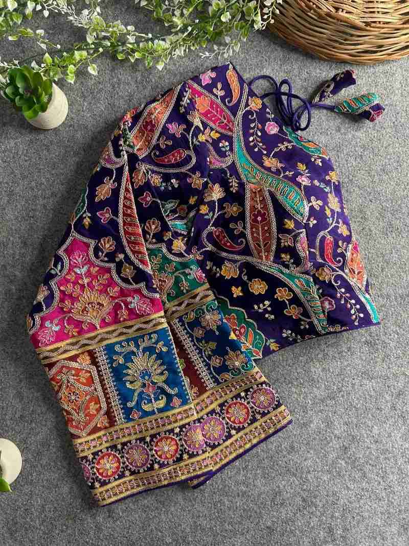 Zari Floral Design Printed Blouse for Sarees, Festive Wear in Hyderabad