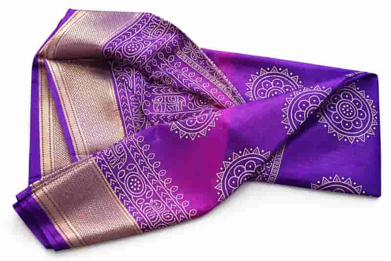 Beautiful soft Bandani Dola silk saree in Hyderabad