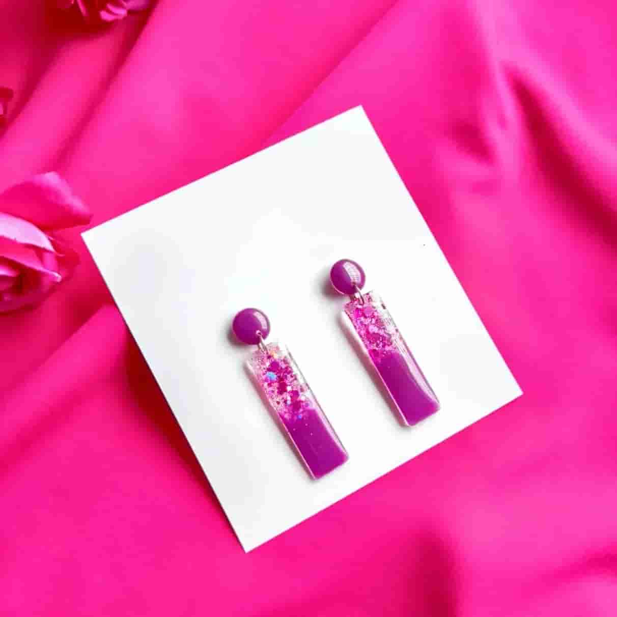 Resin Glittery Earrings in Mumbai