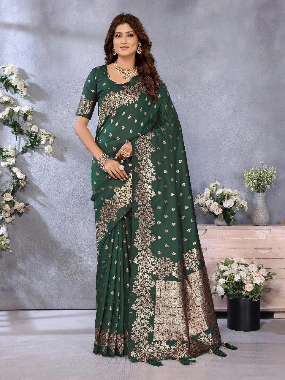 Pure Banarasi Silk Saree with Gala Weaving for Weddings - Image 7 in Surat