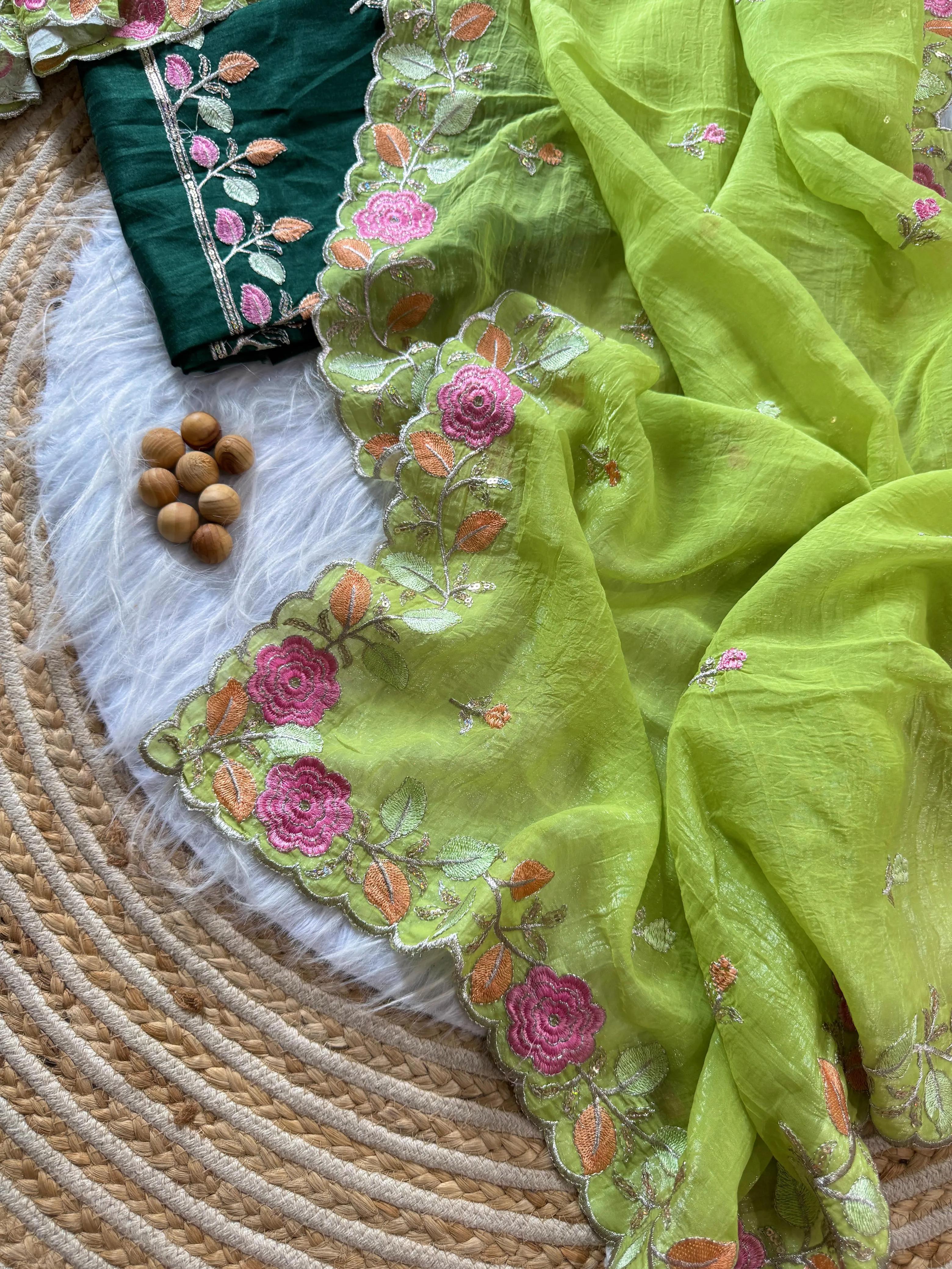 Dual Tone Silk Saree - Image 8 in Surat