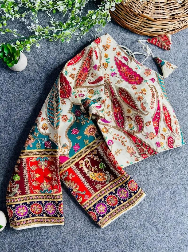 Zari Floral Design Printed Blouse for Sarees, Festive Wear - Image 8 in Hyderabad
