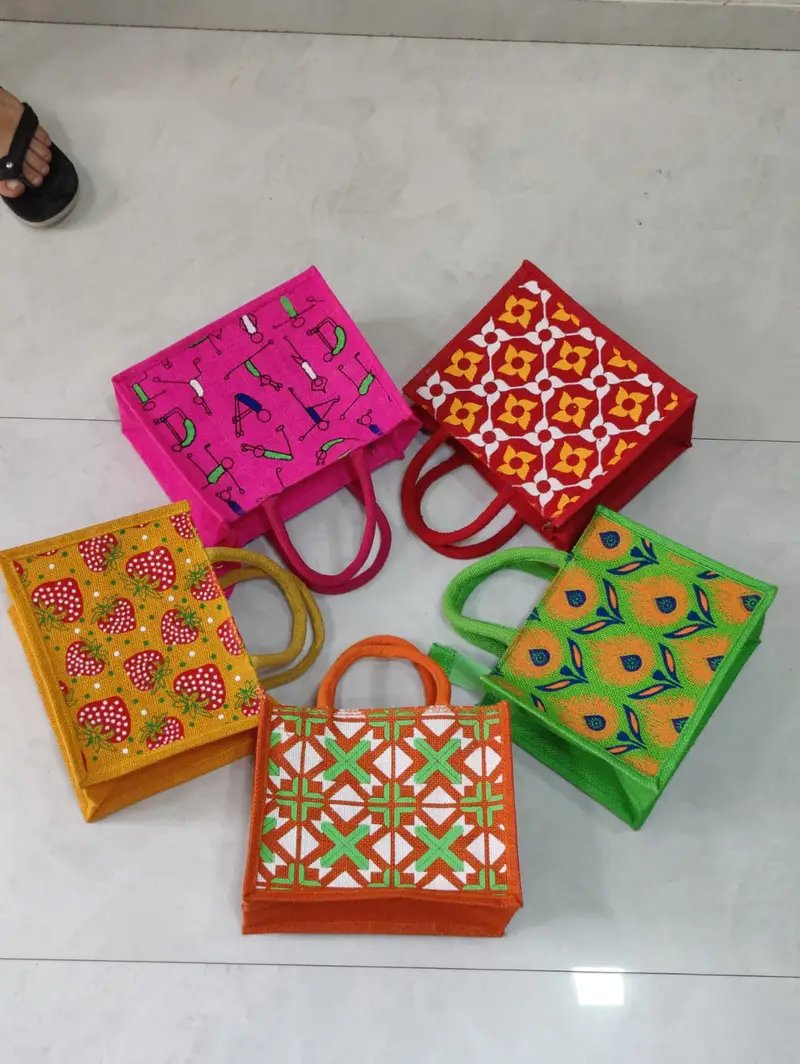 Small tote beg in Junagadh