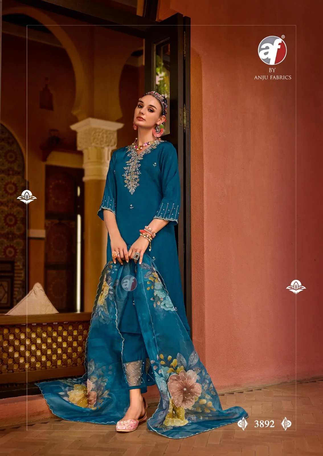 Kurti Pant with Dupatta Salwar Suit Set for Festive Wear in Surat