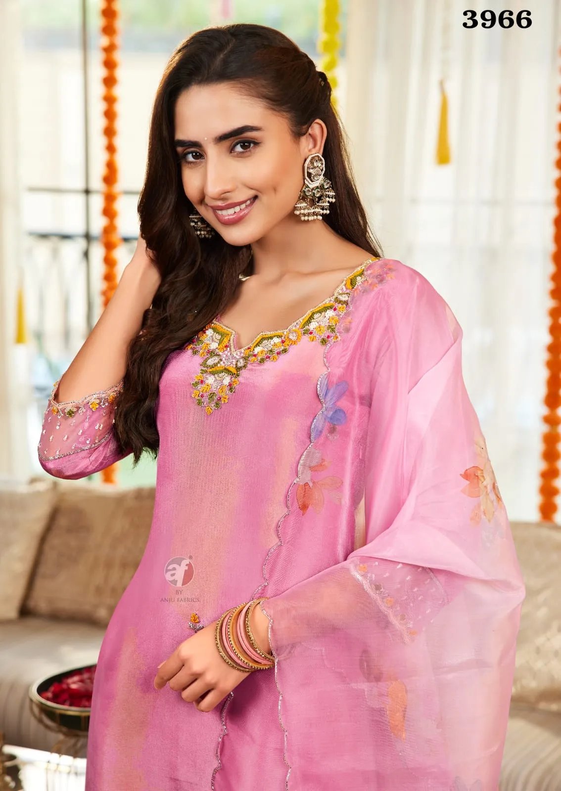 Kurti Pant with Dupatta Salwar Suit Set for Festive Wear in Surat
