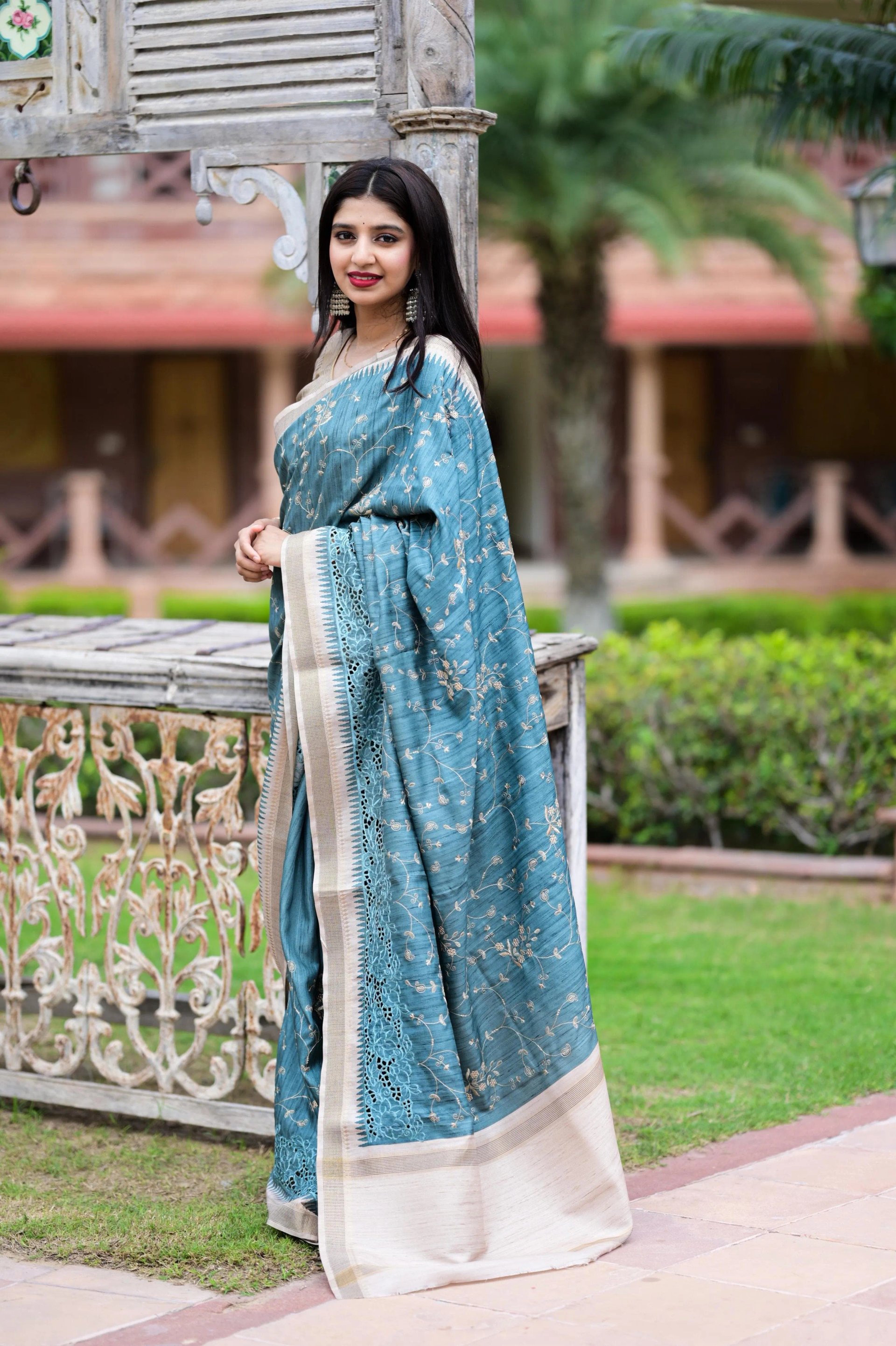 Soft Tusser Cotton Saree with Thread Embroidery Work in Surat