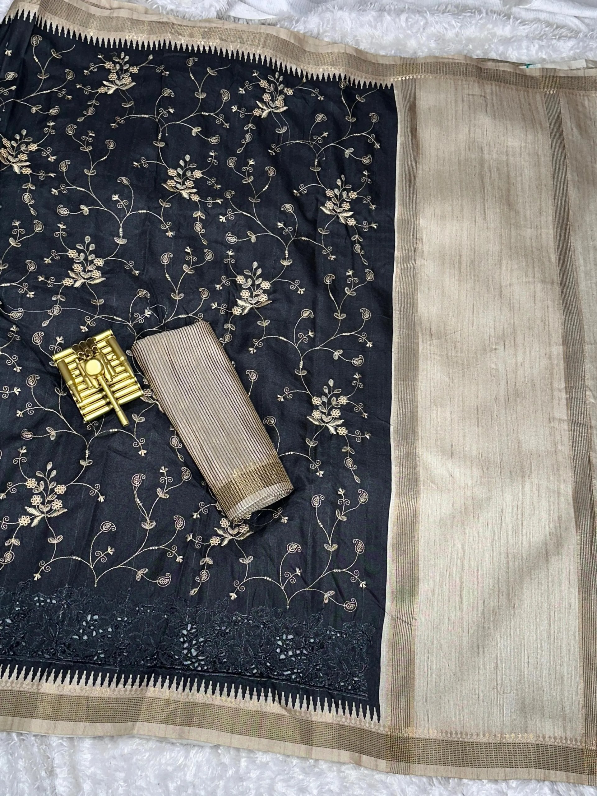 Soft Tusser Cotton Saree with Thread Embroidery Work in Surat