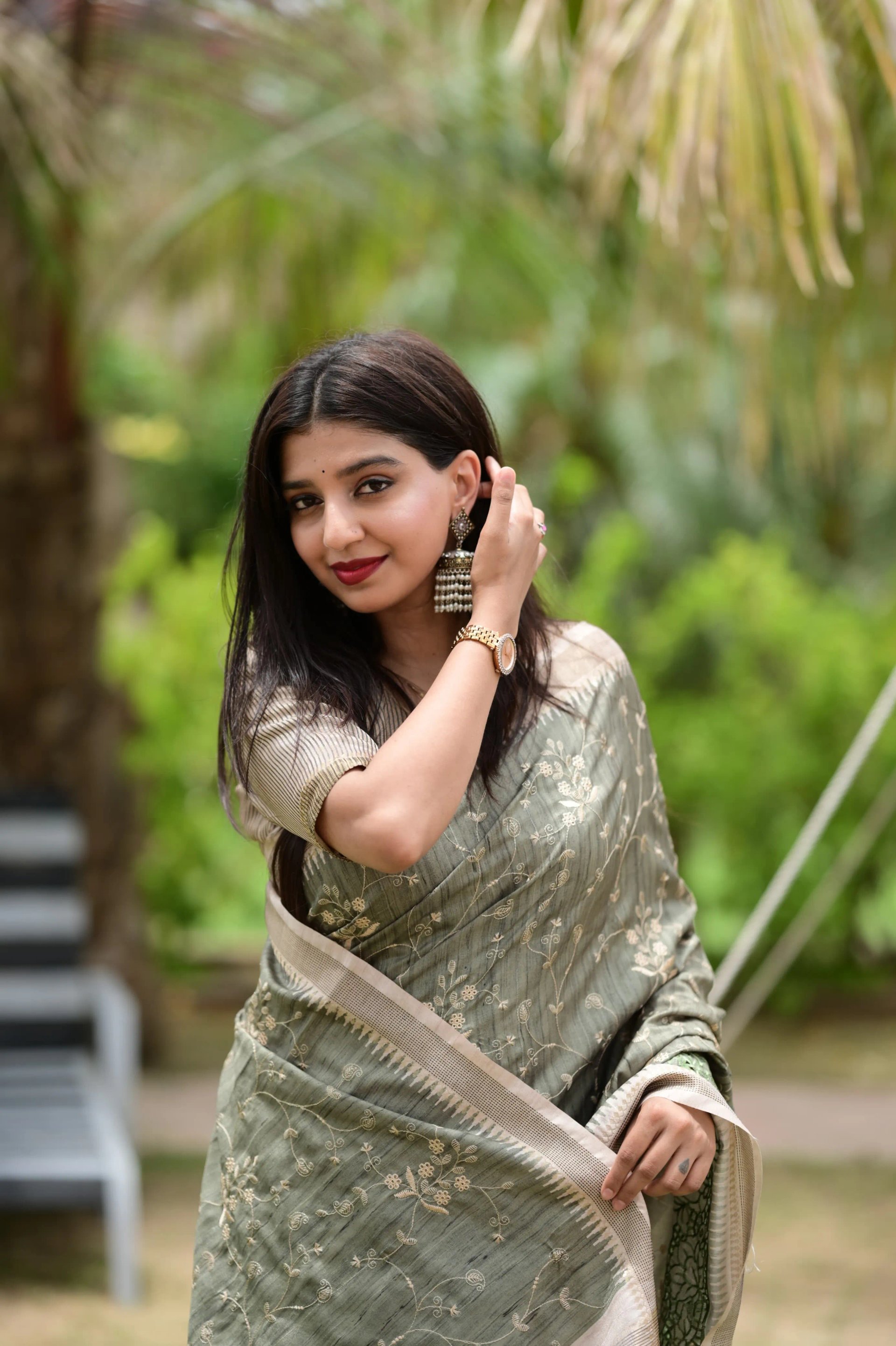 Soft Tusser Cotton Saree with Thread Embroidery Work in Surat