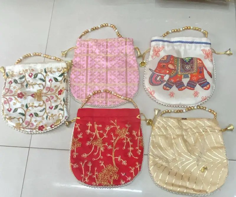 Gift Items and Gift Collection in Junagadh