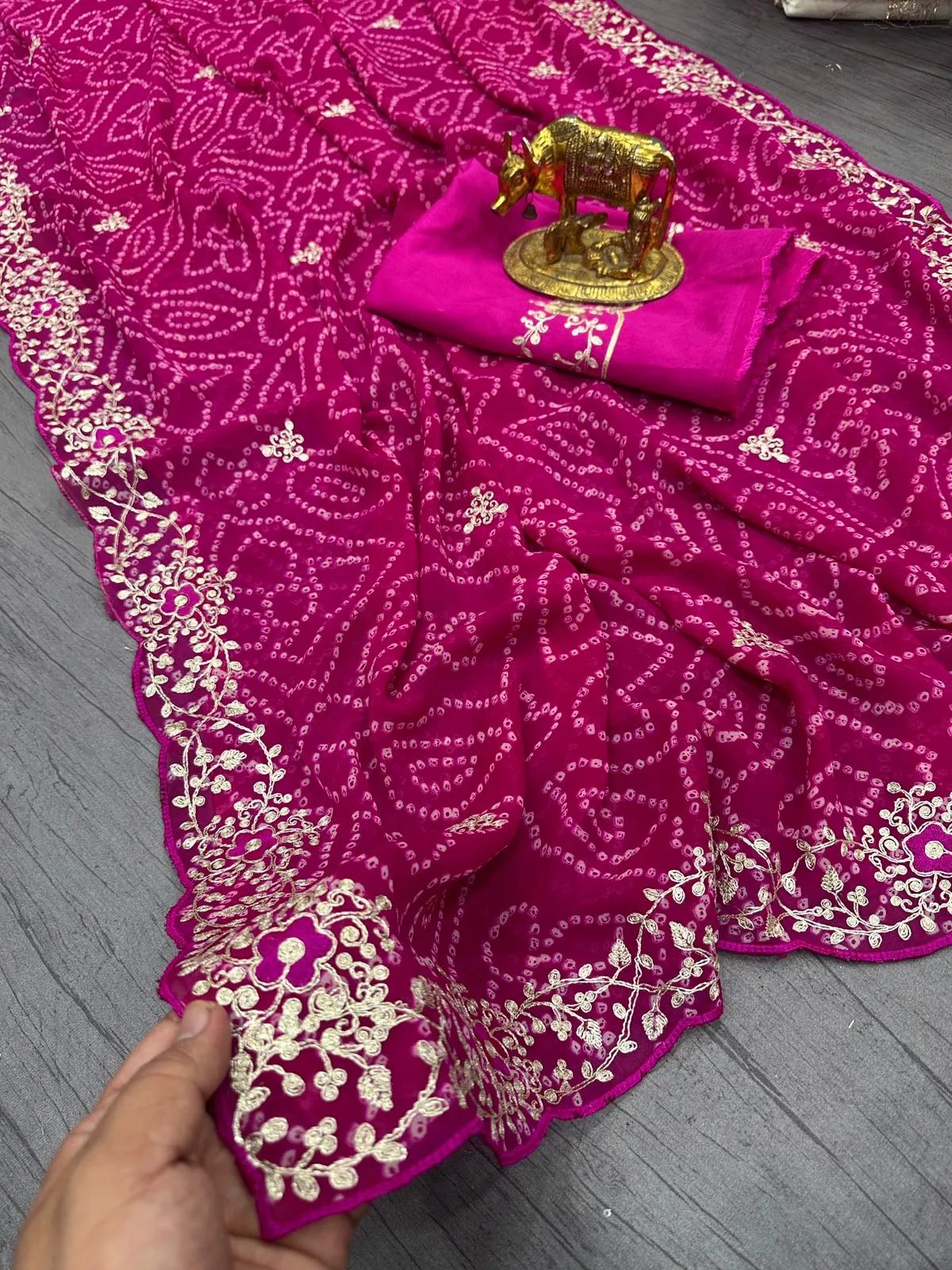 Traditional Georgette Bandhani Saree with Pita Work Border in Surat