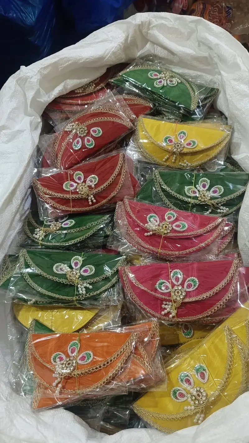 Gift Items and Gift Collection in Junagadh