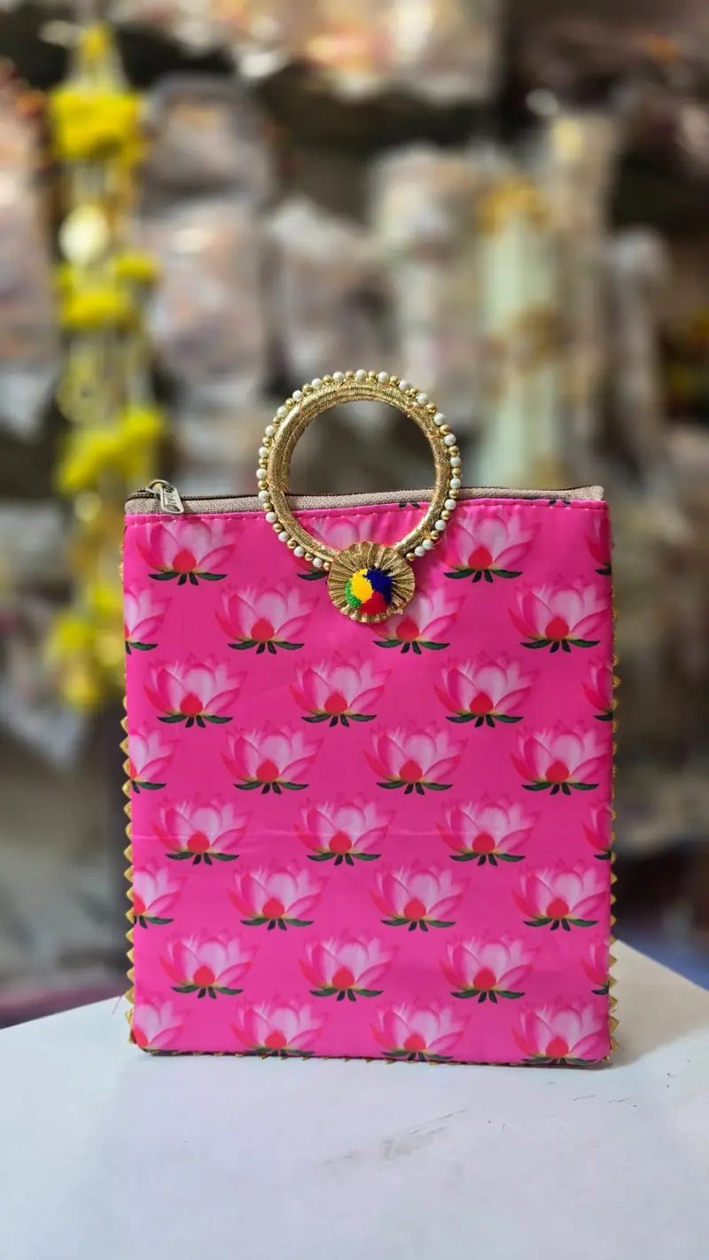 Gift Items and Gift Collection in Junagadh