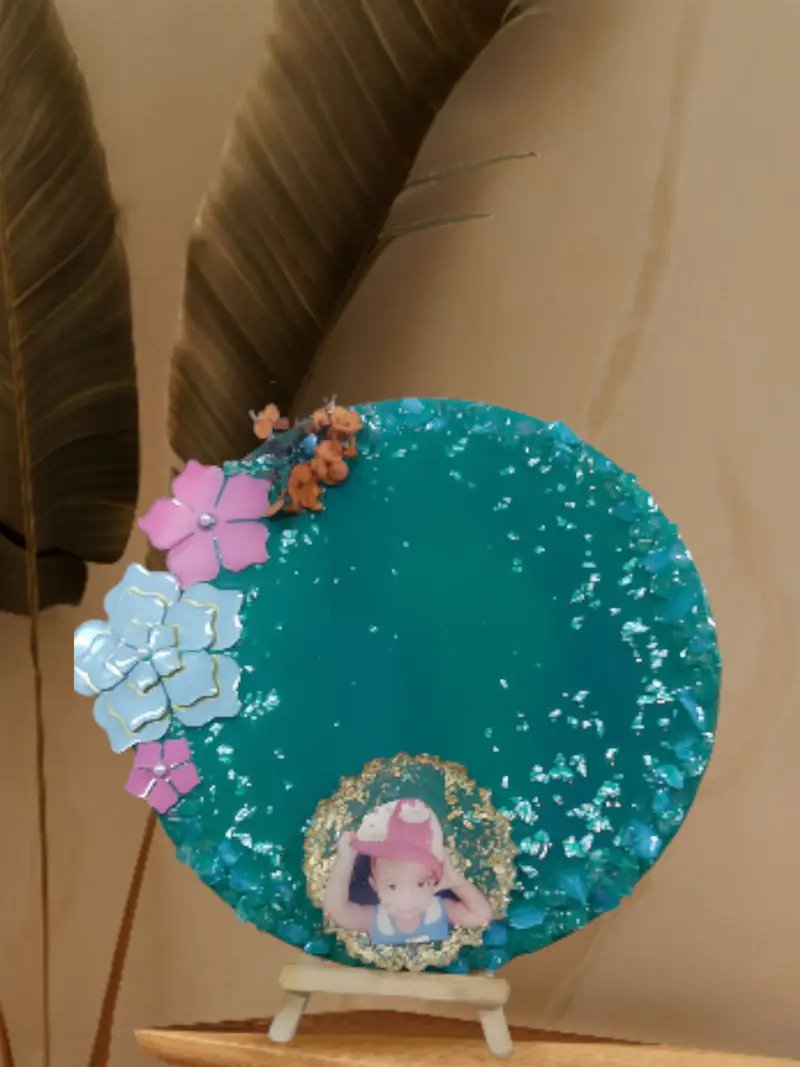 Resin Handmade Customised Photo Frame with Dried Flowers in Ahmedabad