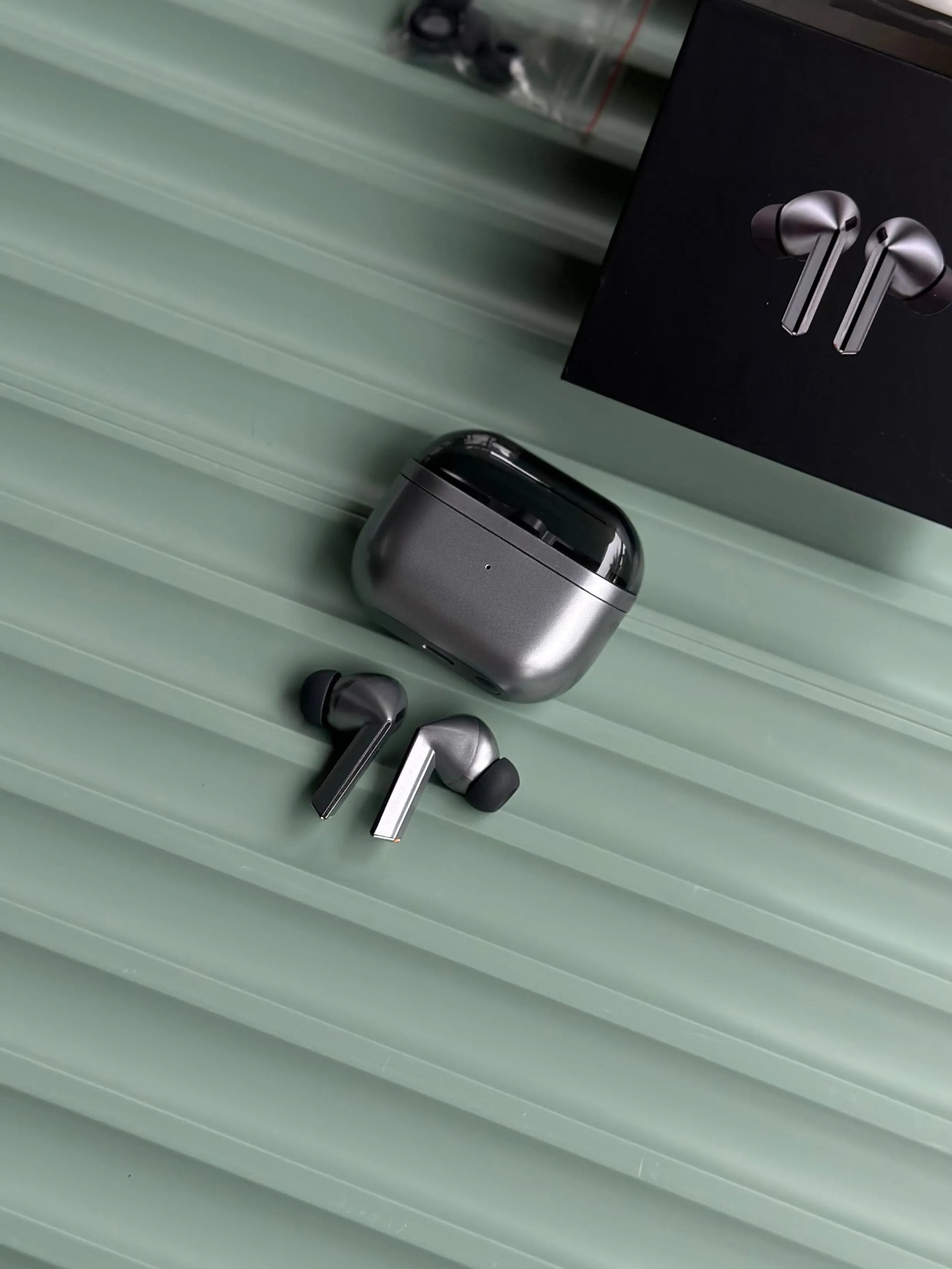 Samsung Galaxy Buds3 Pro Wireless Earbuds with Noise Cancellation in Junagadh