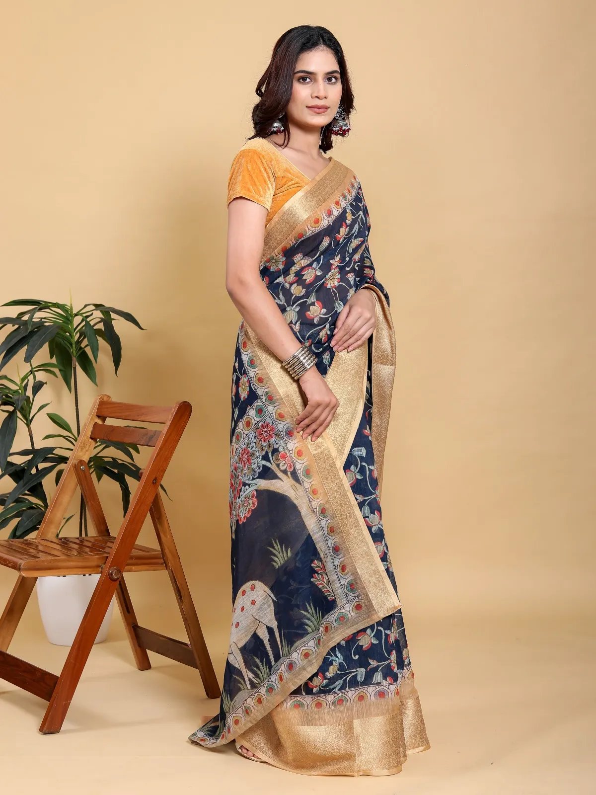 Elegant Navy blue floral print saree in Kolkata