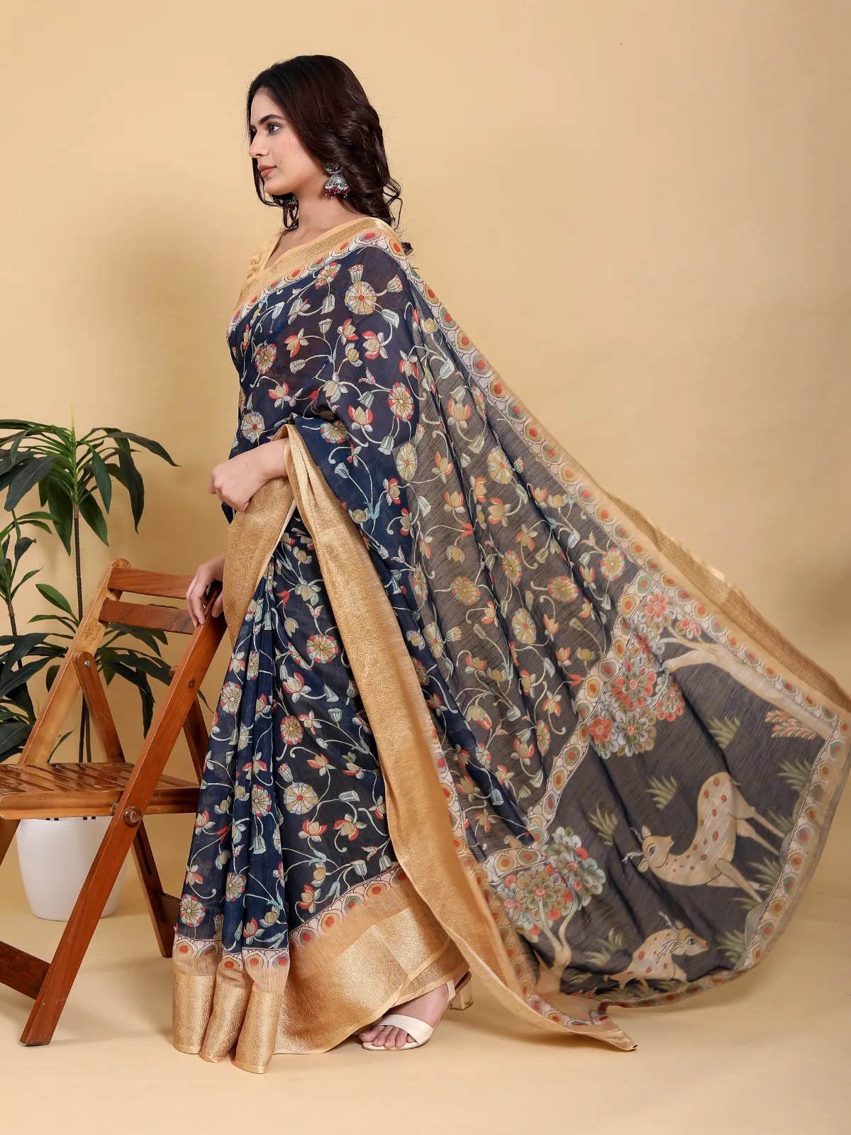 Elegant Navy blue floral print saree in Kolkata
